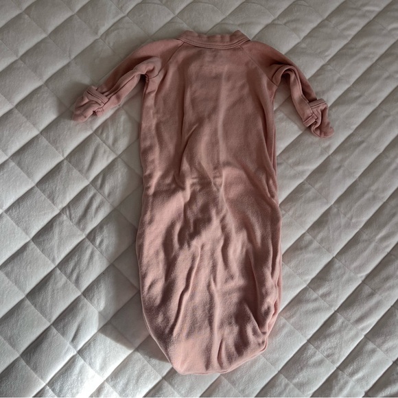 Goumi Rose Long Sleeve sleeper gown baby girl size newborn - Picture 5 of 9